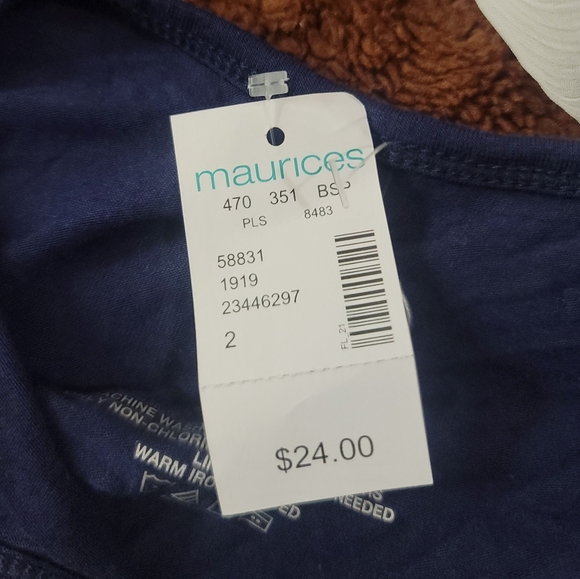 New Maurices Navy blue shirt with short sleeves and has an adjuster at the sides - Picture 2 of 10